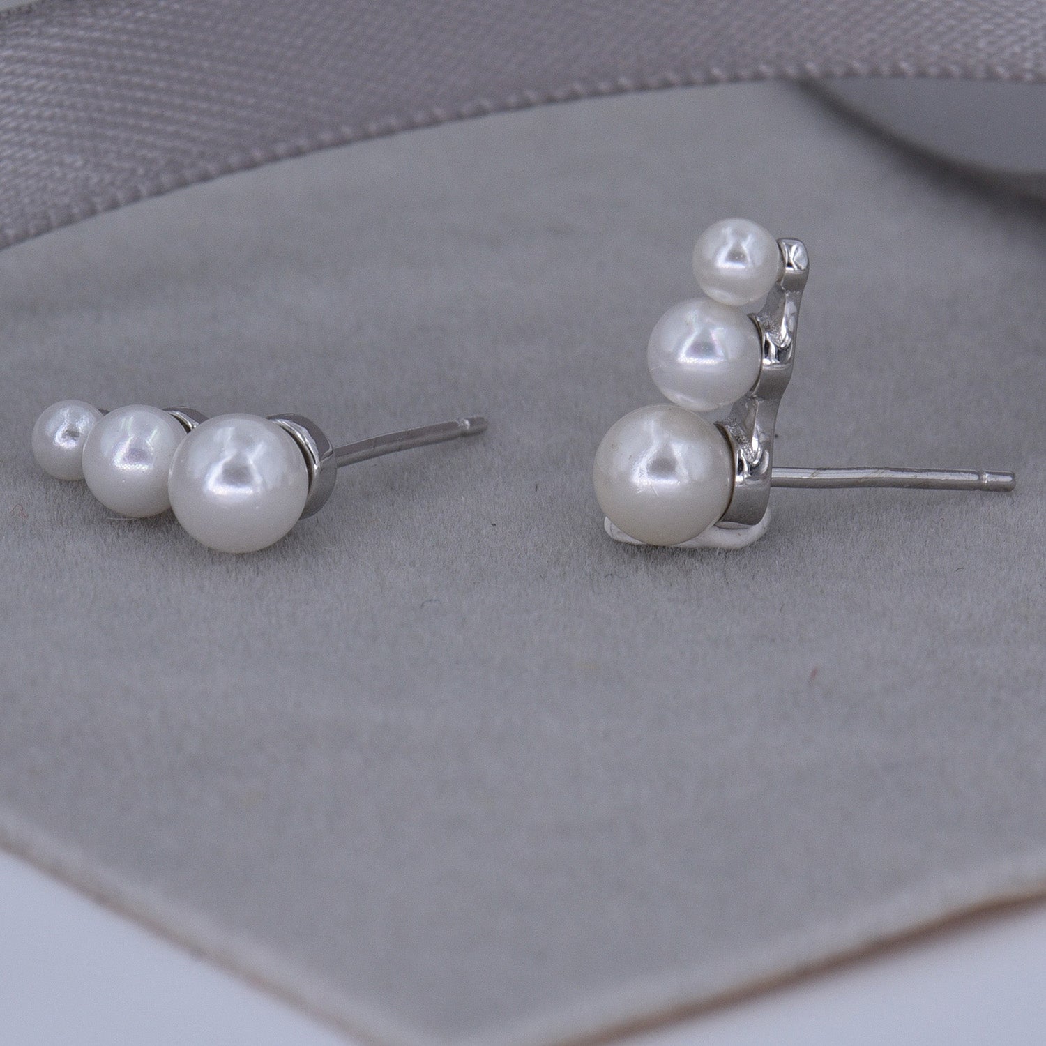Pearl Stud Earrings [3-Size Cascade] .925 Sterling Silver [Modern Take on Vintage Fashion]